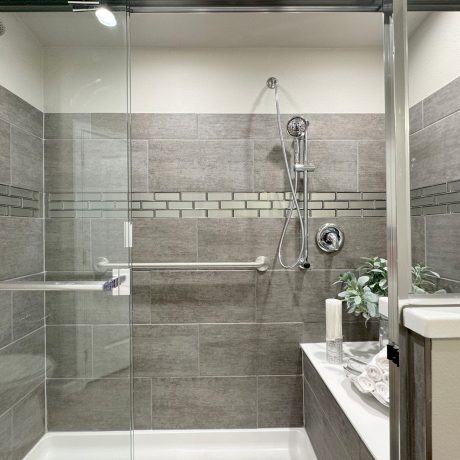 39-288ECameliaSt-PrimaryShower
